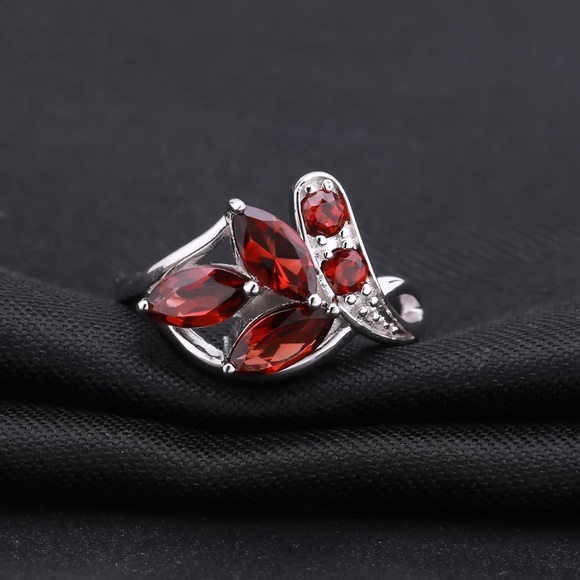 5 Stone Garnet Ring in Solid Sterling Silver - Picture 3 of 3
